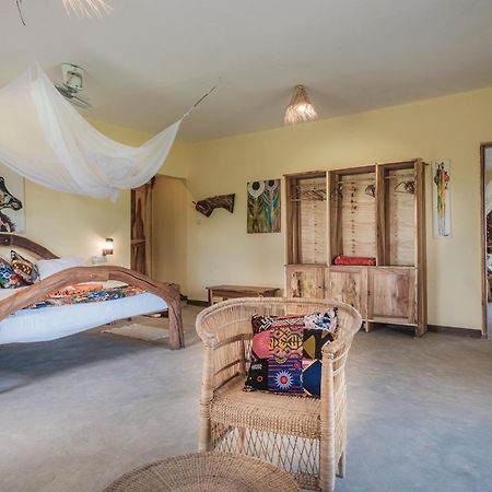 Lake Natron Maasai Giraffe Eco Lodge And Camping Mtowabaga Екстер'єр фото