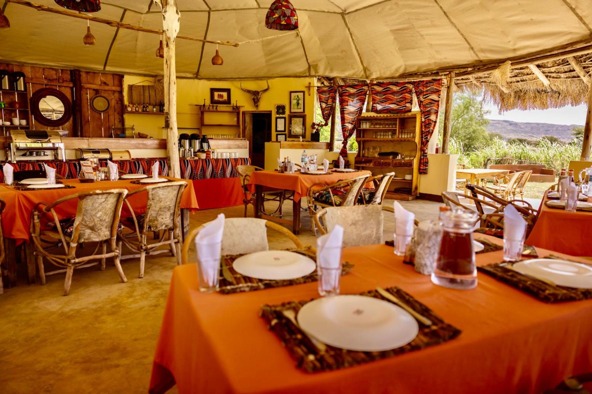 Lake Natron Maasai Giraffe Eco Lodge And Camping Mtowabaga Екстер'єр фото