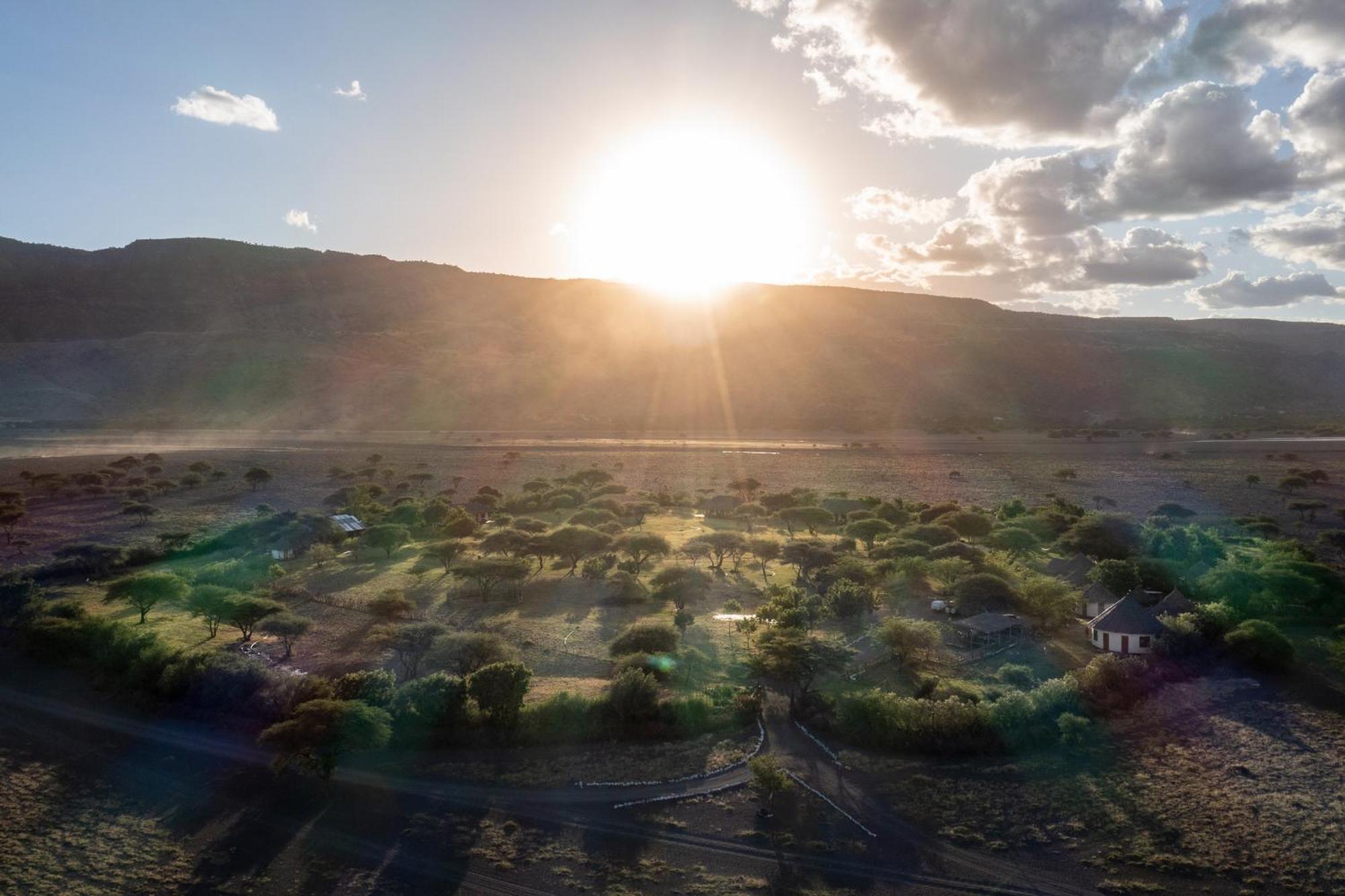Lake Natron Maasai Giraffe Eco Lodge And Camping Mtowabaga Екстер'єр фото