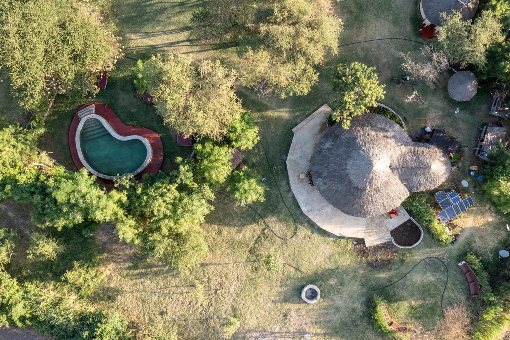 Lake Natron Maasai Giraffe Eco Lodge And Camping Mtowabaga Екстер'єр фото
