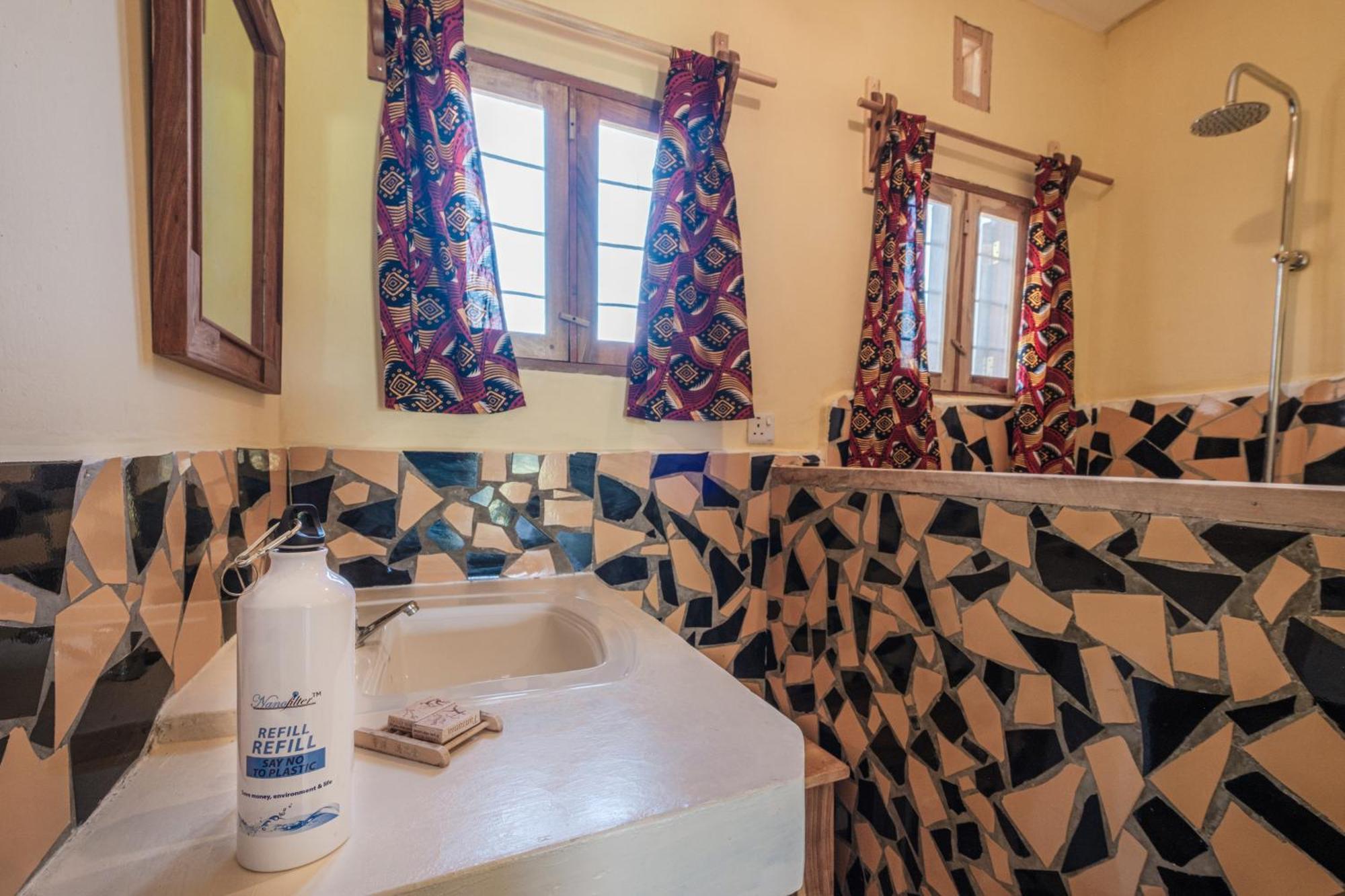 Lake Natron Maasai Giraffe Eco Lodge And Camping Mtowabaga Екстер'єр фото