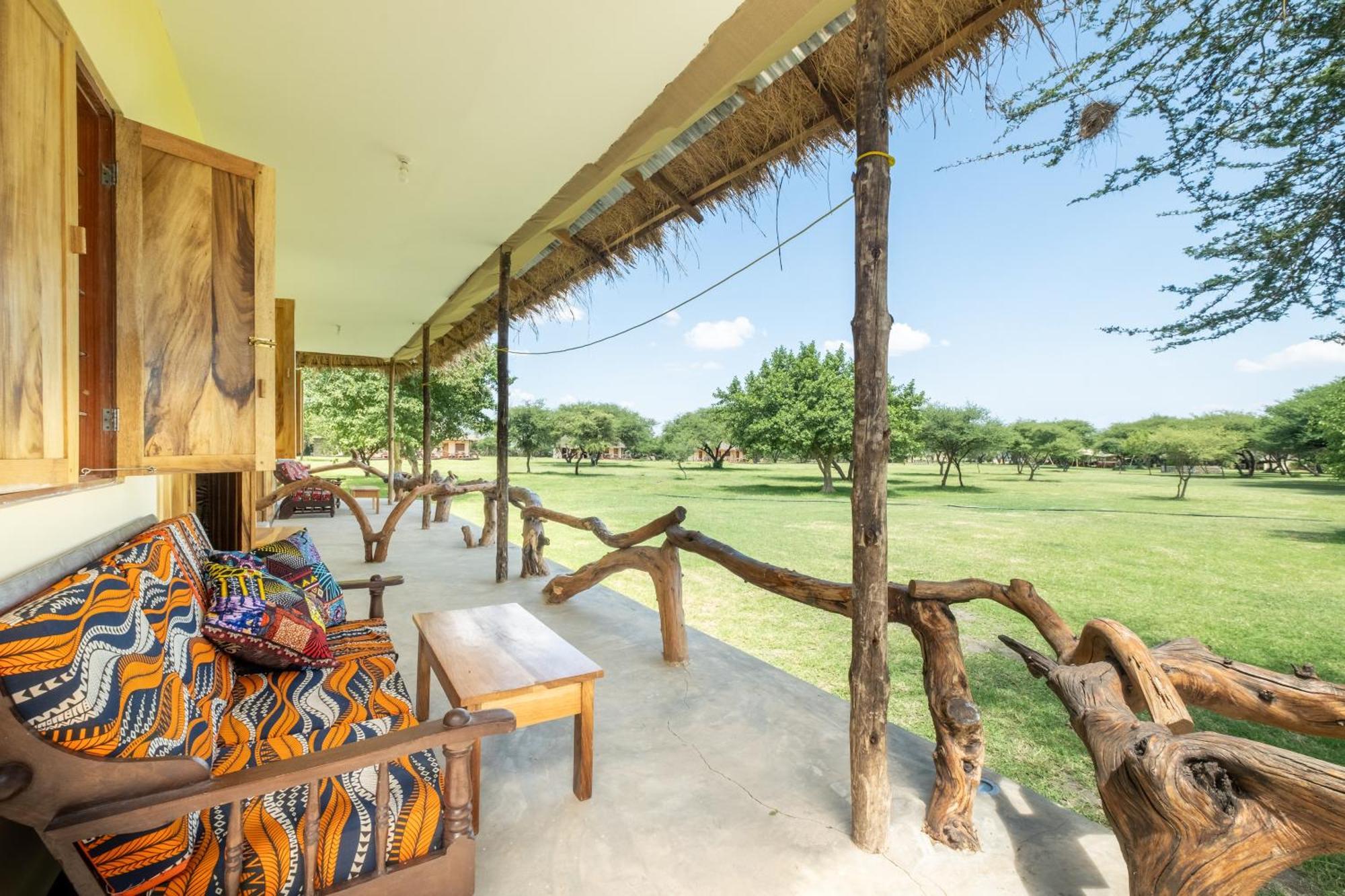 Lake Natron Maasai Giraffe Eco Lodge And Camping Mtowabaga Екстер'єр фото
