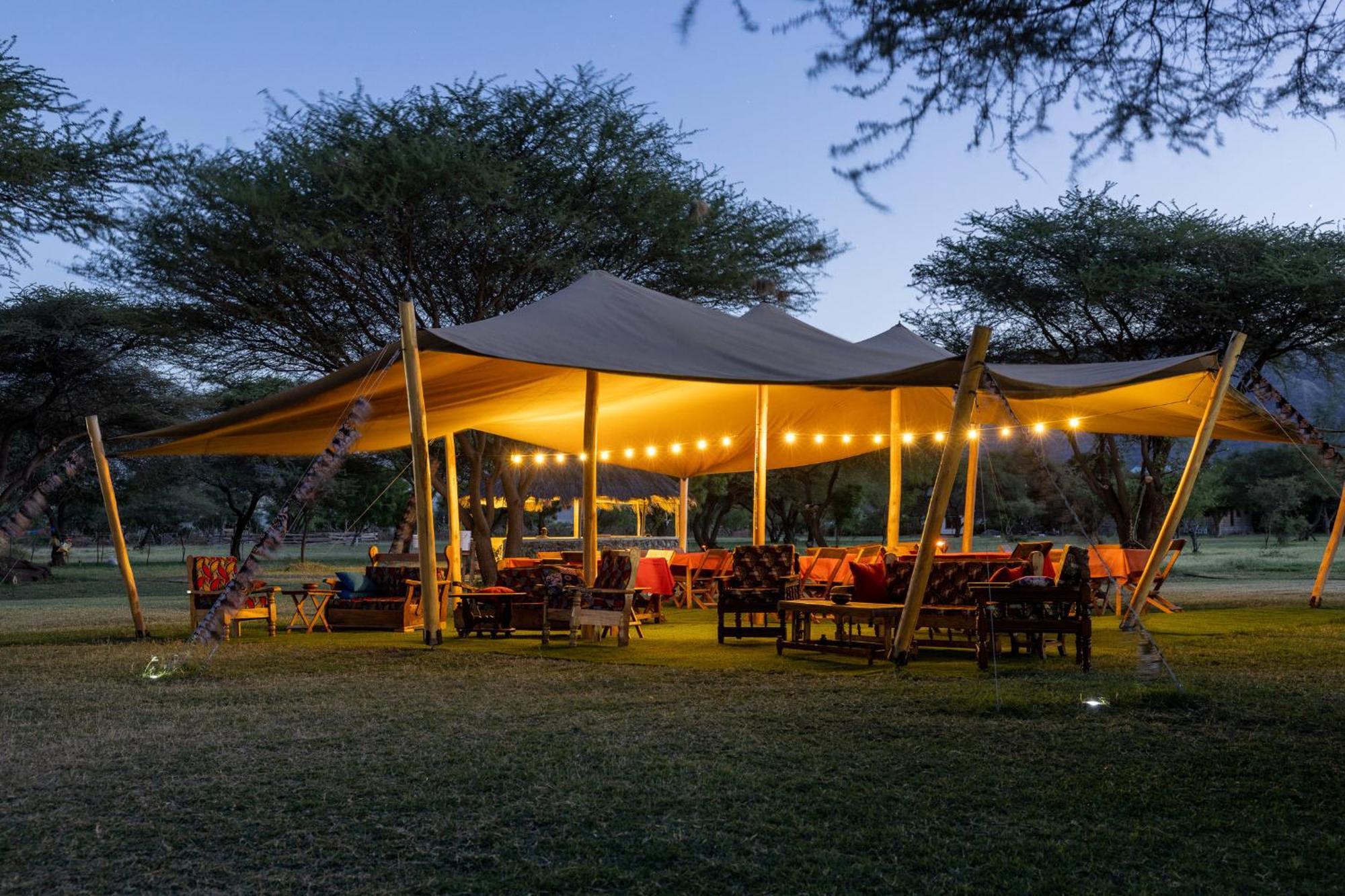 Lake Natron Maasai Giraffe Eco Lodge And Camping Mtowabaga Екстер'єр фото