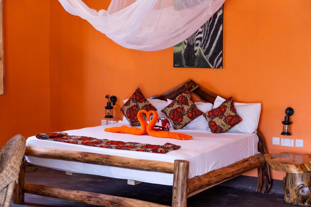 Lake Natron Maasai Giraffe Eco Lodge And Camping Mtowabaga Екстер'єр фото